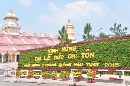 Hoi_thanh_Cao_Dai_Tay_Ninh_to_chuc_Dai_le_via_Duc_Chi_Ton_Mau_Tuat_2018