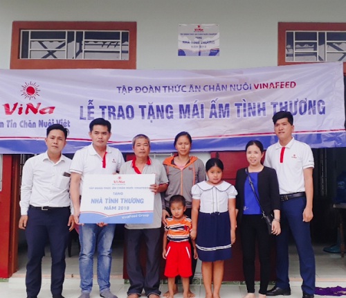 Caritas_Hue__Trao_tang_Nha_tinh_thuong