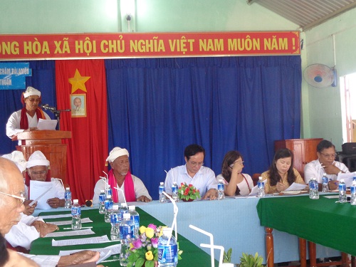 Hoi_dong_chuc_sac_Cham_Balamon_tinh_Ninh_Thuan_voi_cong_tac_bao_ve_moi_truong__ung_pho_voi_bien_doi_khi_hau