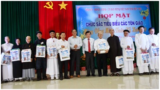 Ben_Tre__Hop_mat_chuc_sac_tieu_bieu_cac_ton_giao_mung_Dang__mung_Xuan_Ky_hoi_2019