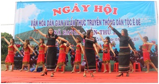 Dac_sac_Ngay_hoi_van_hoa_dan_gian_va_am_thuc_truyen_thong_cua_dong_bao_E_De