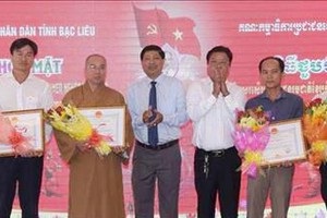 Bac_Lieu__Tuyen_duong_ho_dong_bao_Khmer_vuot_kho_lam_kinh_te_gioi