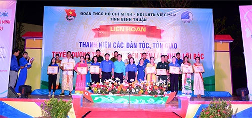 Tuyen_duong_thanh_nien_dan_toc__ton_giao_tieu_bieu_2019_cua_tinh_Binh_Thuan