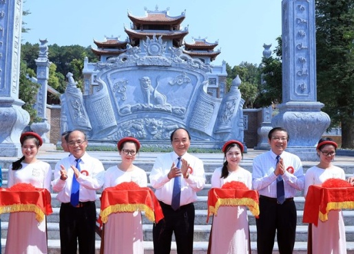 Thu_tuong_cat_bang_khanh_thanh_Den_tho_gia_tien_Chu_tich_Ho_Chi_Minh