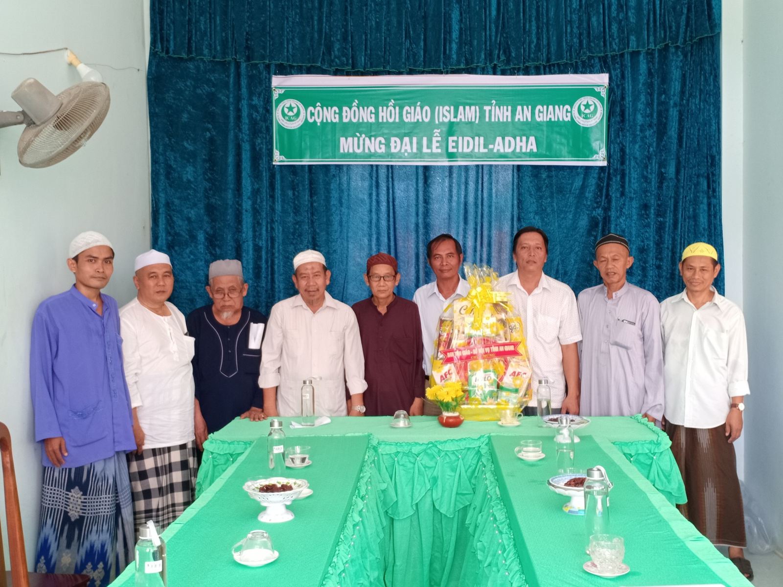 Ban_Ton_giao__So_Noi_vu_tinh_An_Giang_tham__chuc_mung_le_EID_IL_ADHA_cua_Cong_dong_Hoi_giao__Islam__tinh