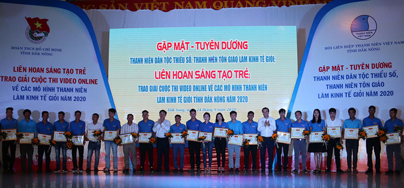 Tuyen_du_o_ng_thanh_nien_ton_gia_o__thanh_nien_dan_toc_thieu_so