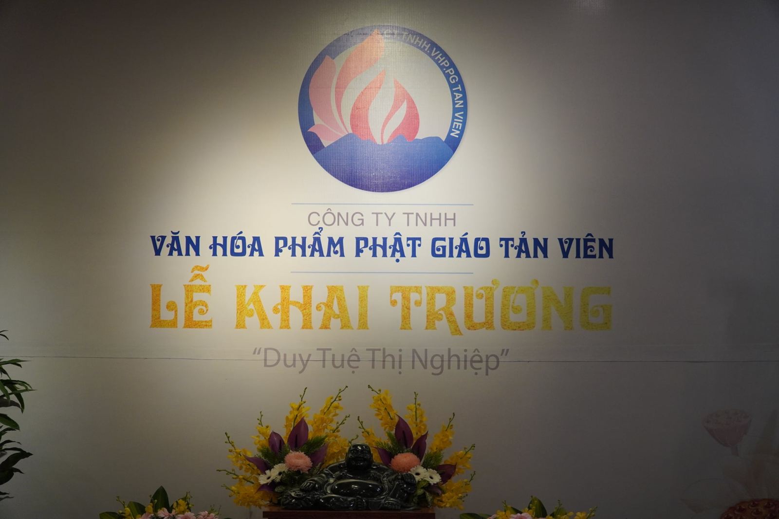 Thanh_lap_cong_ty_chuyen_nghien_cuu__dich_thuat__in_an_kinh_sach_va_an_pham_van_hoa_Phat_giao