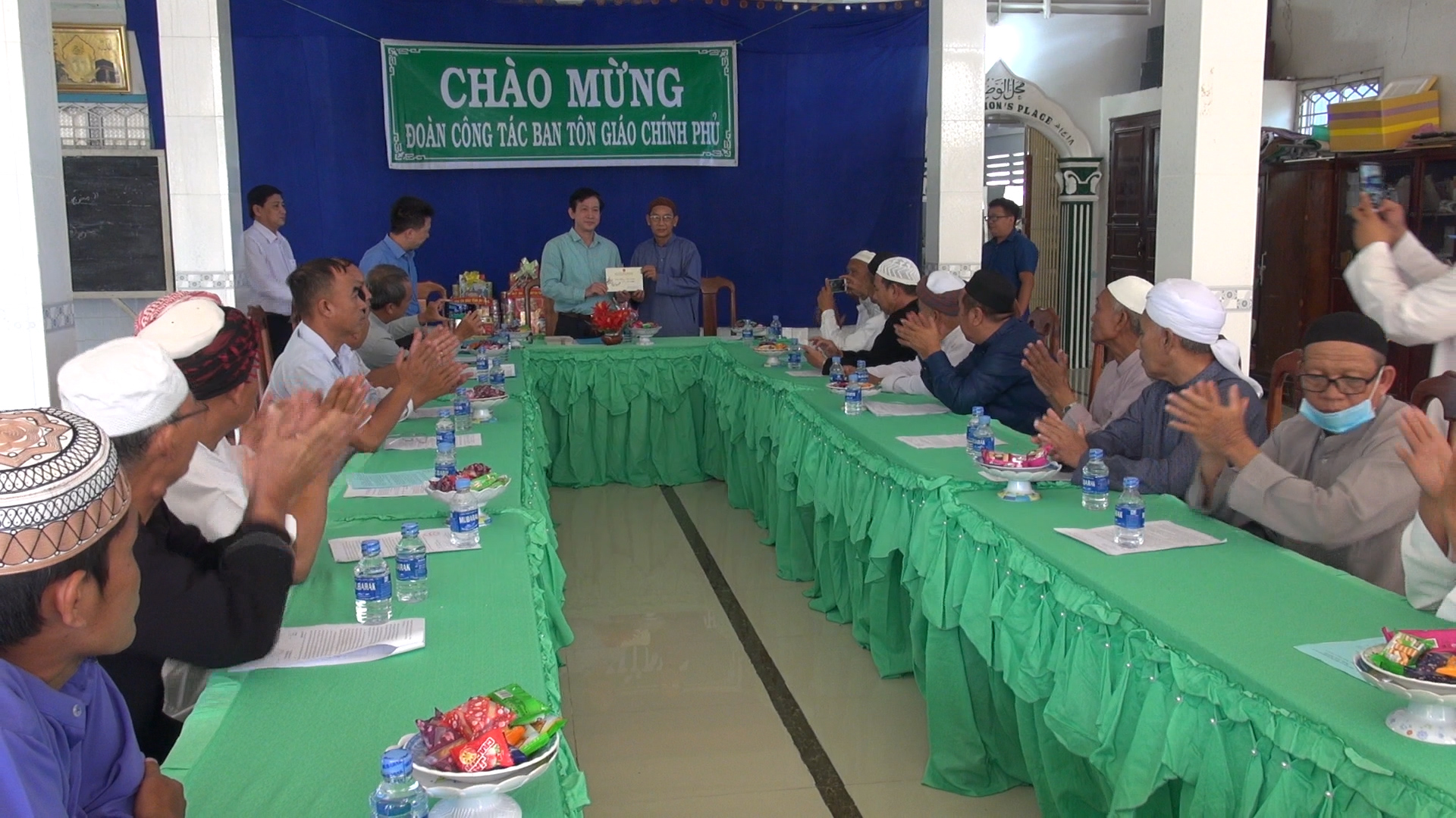 ban-ton-giao-chinh-phu-chuc-tet-ban-dai-dien-cong-dong-hoi-giao-cham-islam-tinh-an-giang