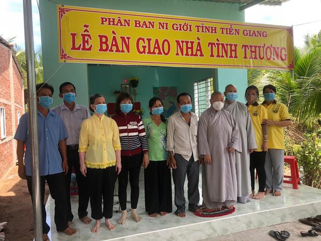 phat-giao-tien-giang-ban-giao-2-can-nha-tinh-thuong