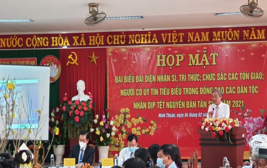 hop-mat-dai-dien-nhan-si-tri-thuc-chuc-sac-cac-ton-giao-nguoi-co-uy-tin-tieu-bieu-trong-dong-bao-cac-dan-toc-tinh-ninh-thuan