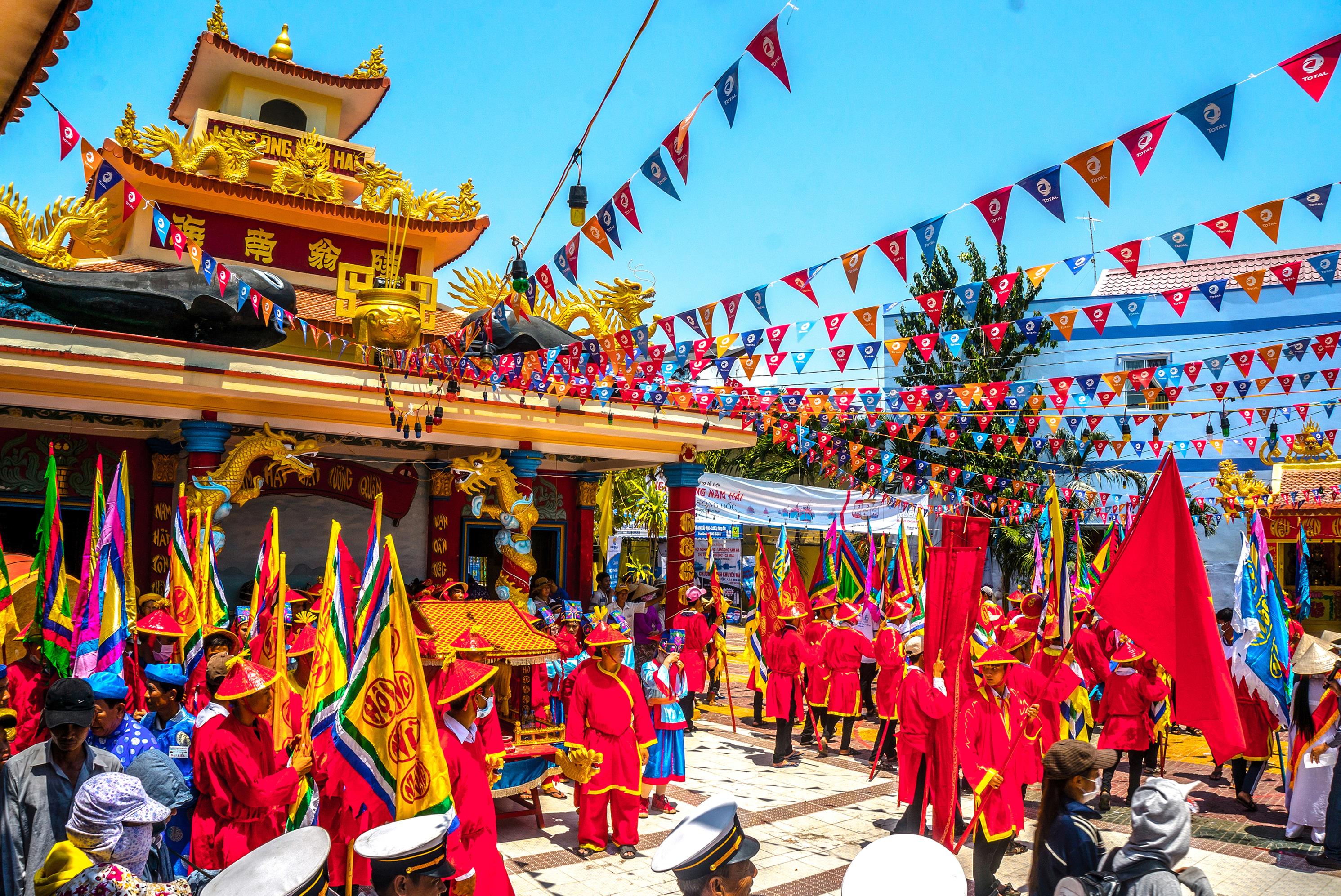 le-hoi-nghinh-ong-song-doc-tro-thanh-di-san-van-hoa-phi-vat-the-cap-quoc-gia