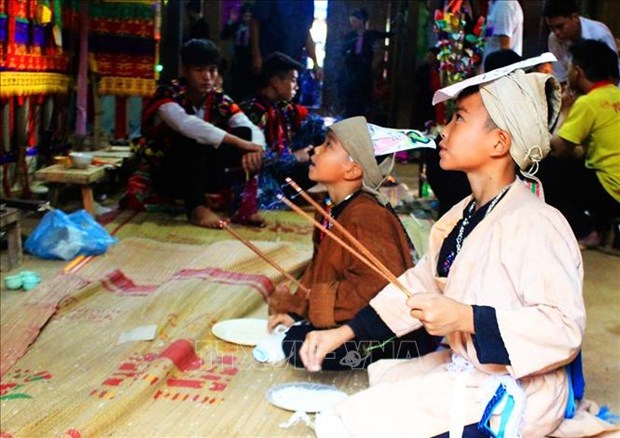 dien-bien-cong-bo-di-san-van-hoa-phi-vat-the-quoc-gia-le-cap-sac-tu-cai-cua-dong-bao-dao-quan-chet