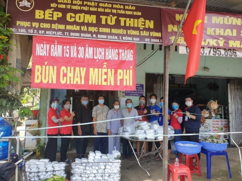 bep-com-tu-thien-phat-giao-hoa-hao-thi-tran-dinh-quan-tinh-dong-nai-tich-cuc-ung-ho-cong-tac-phong-chong-dich-benh-covid-19