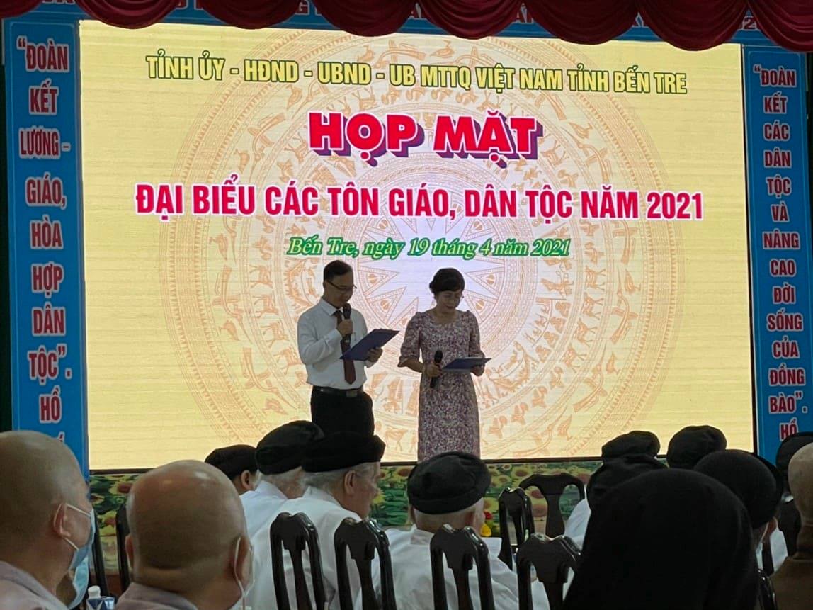 ben-tre-to-chuc-hop-mat-chuc-sac-tieu-bieu-cac-ton-giao-dan-toc-dau-nam-2021