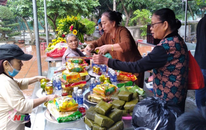 nghe-an-huyen-hung-nguyen-khai-mac-le-hoi-den-ong-hoang-muoi