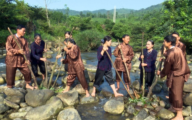 ho-thuoc-ca-huyen-minh-hoa-la-di-san-van-hoa-phi-vat-the-quoc-gia