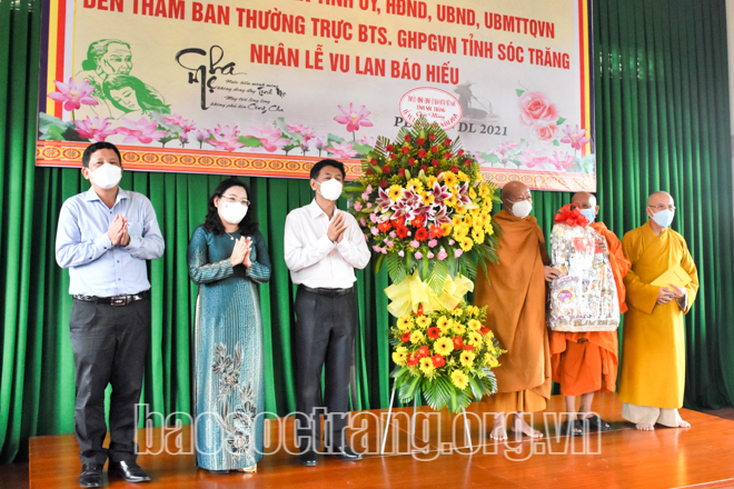 bi-thu-tinh-uy-soc-trang-tham-ban-tri-su-giao-hoi-phat-giao-viet-nam-tinh-nhan-dip-le-vu-lan