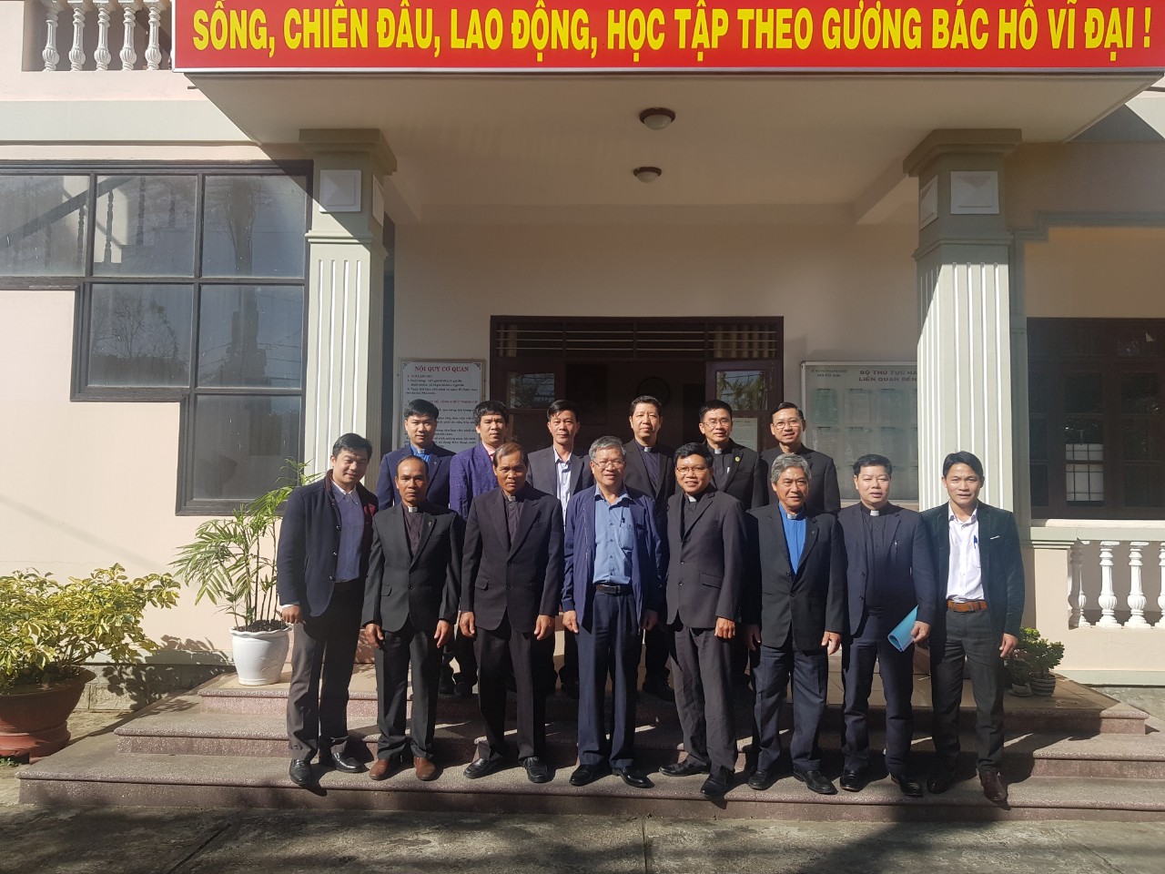 hoi-thanh-tin-lanh-truong-lao-viet-nam-tham-va-chuc-tet-ban-ton-giao-tinh-lam-dong